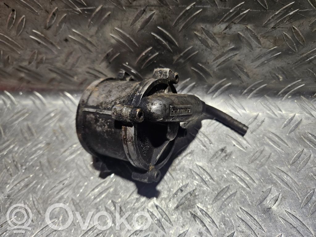 Opel Kadett E Vacuum pump 