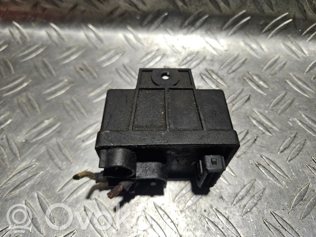 Peugeot 406 Žvakių pakaitinimo rėlė 