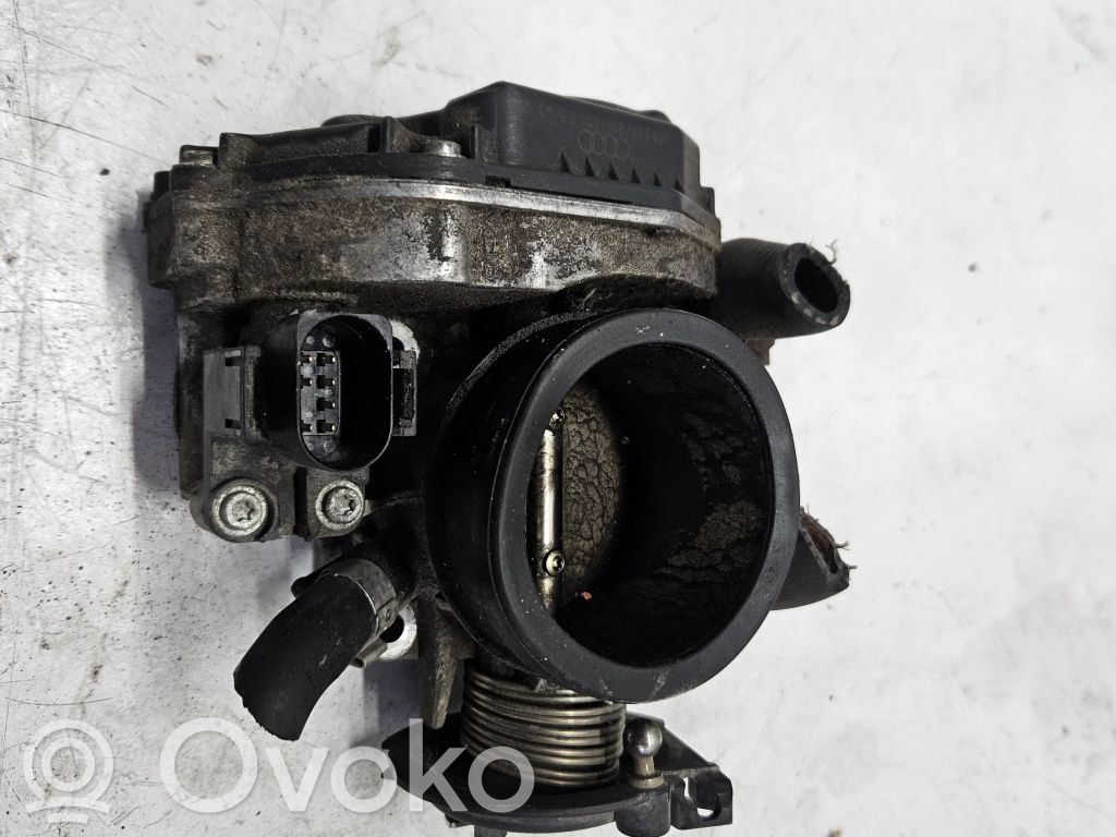 Audi A4 S4 B5 8D Droselinė sklendė 