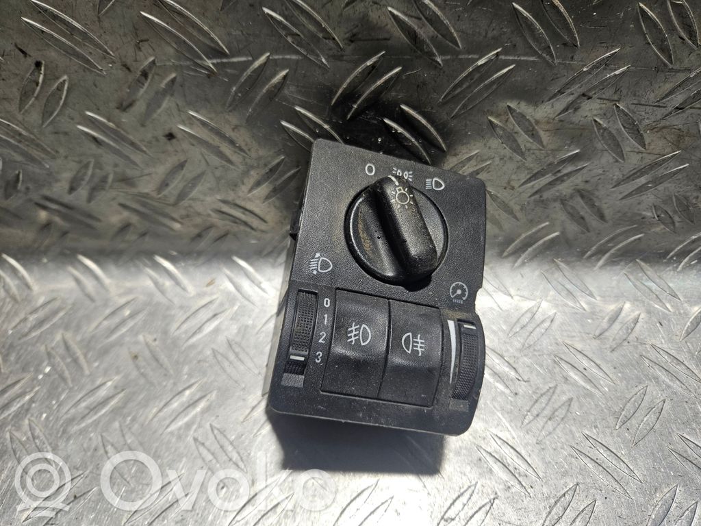 Opel Zafira A Light switch 