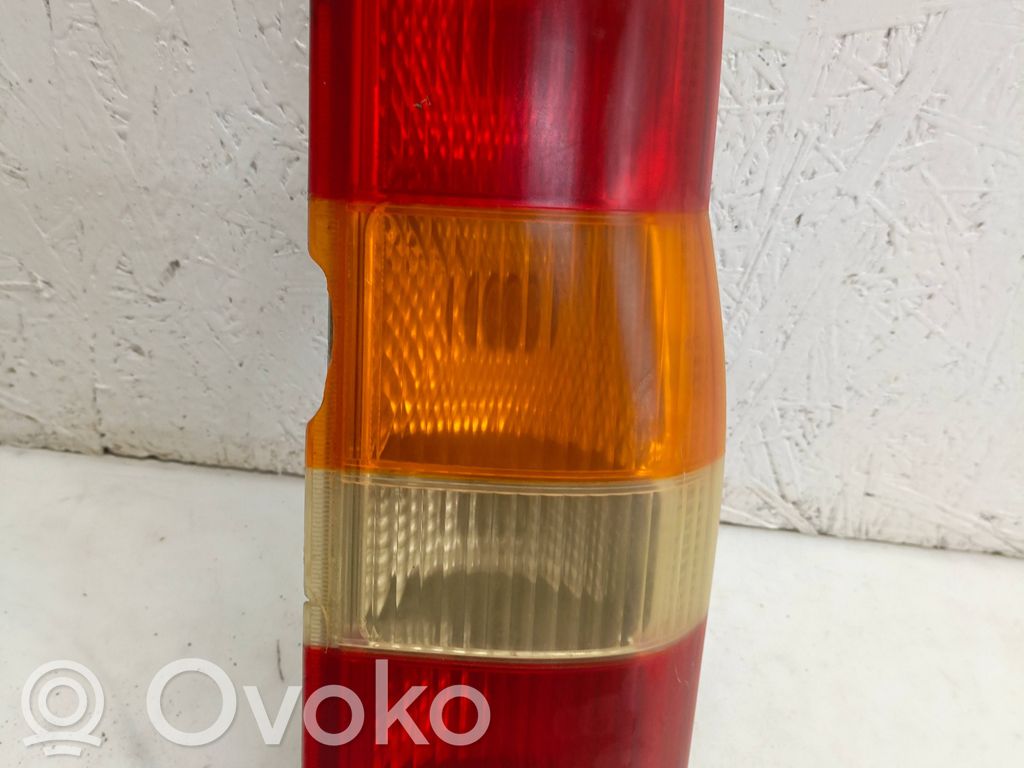 Ford Transit Aizmugurējais lukturis virsbūvē 