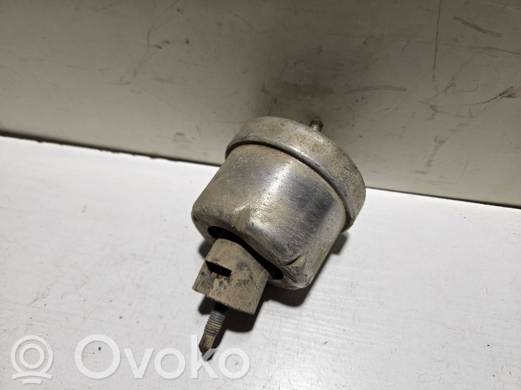 Wspornik / Mocowanie silnika   90498423,39GM