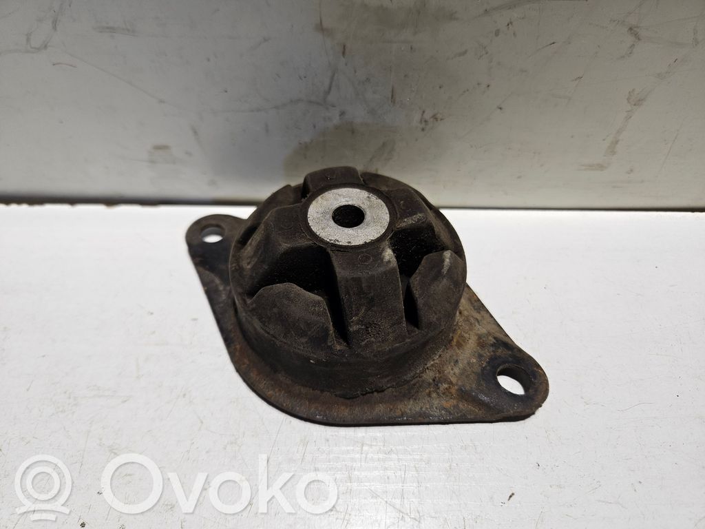 Audi 100 200 5000 C3 Engine mount bracket 