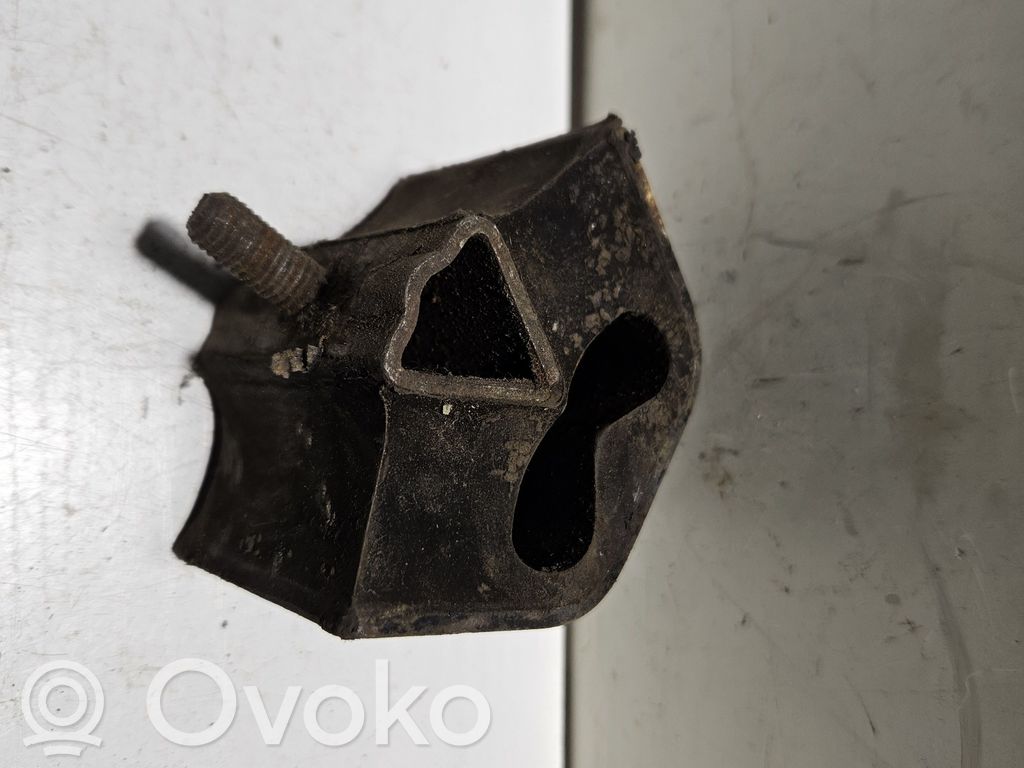 Audi 80 90 B3 Engine mount bracket 