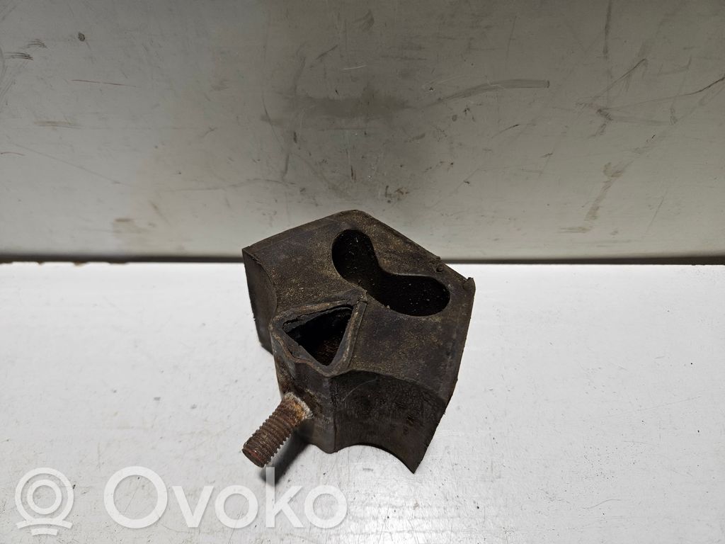 Audi 80 90 B3 Engine mount bracket 