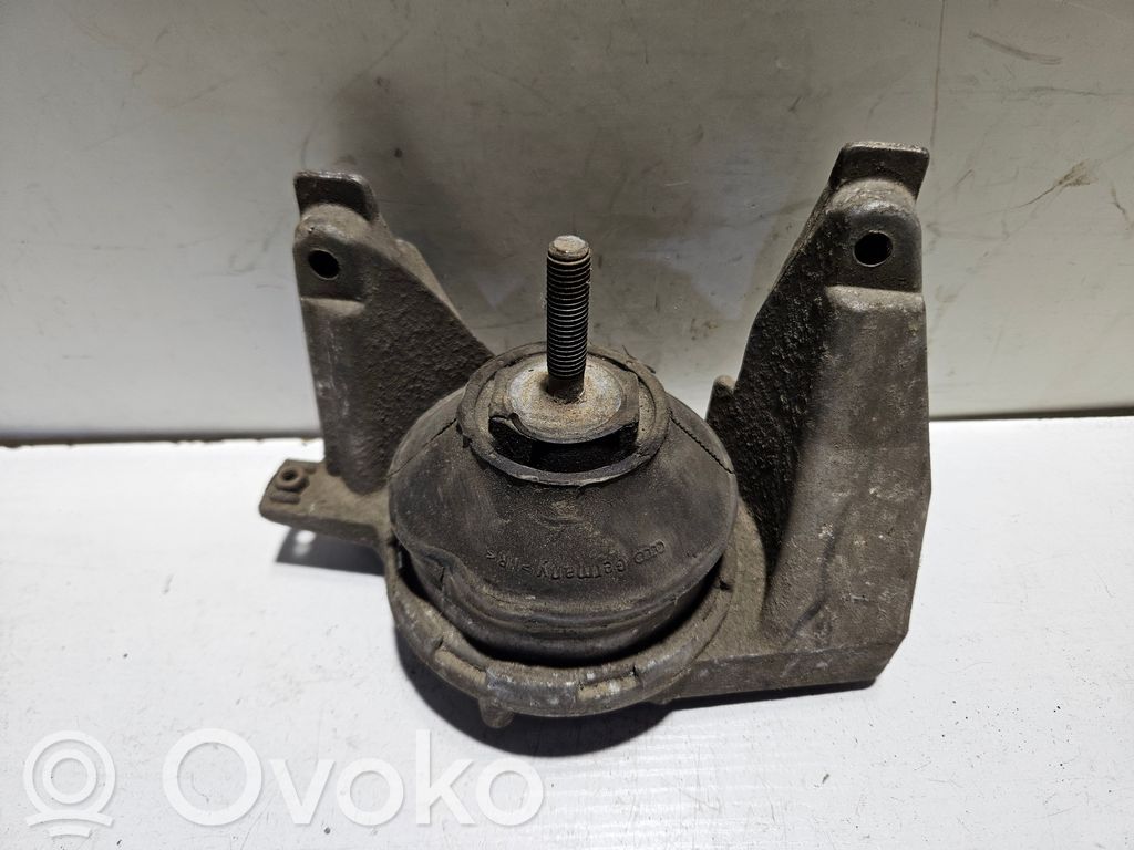 Engine mount bracket   4A0199352,232000009XX