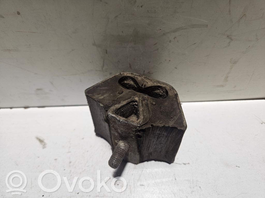 Audi 80 90 B3 Engine mount bracket 