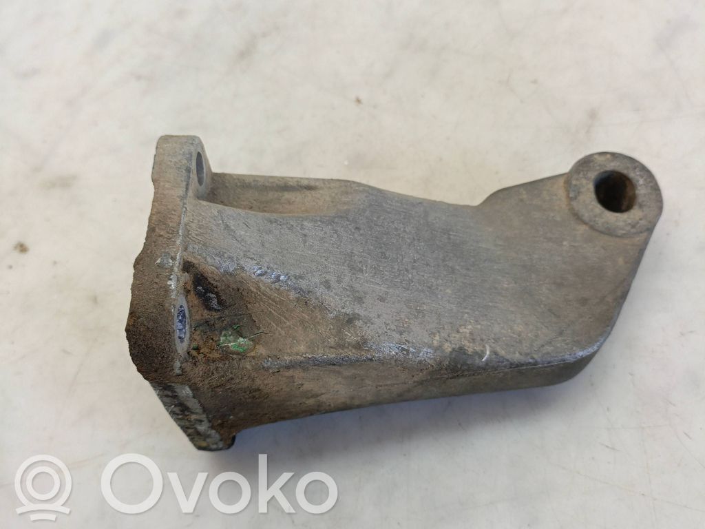 Rear differential/diff mount bracket   893399131,MD3