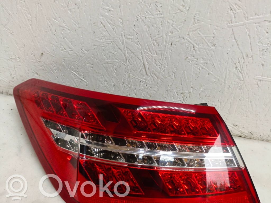 Mercedes-Benz E C207 W207 Lampa tylna 