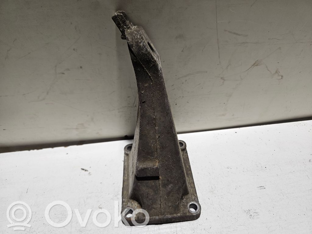BMW 5 E34 Engine mounting bracket 