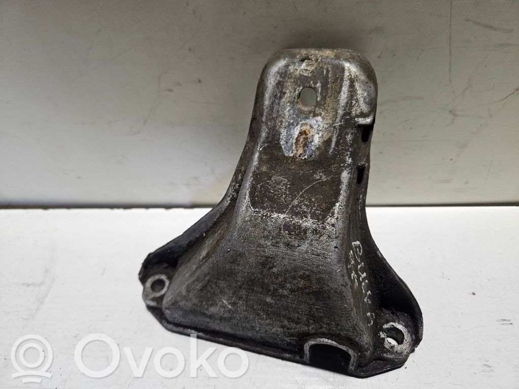 Audi 80 90 B3 Engine mounting bracket 