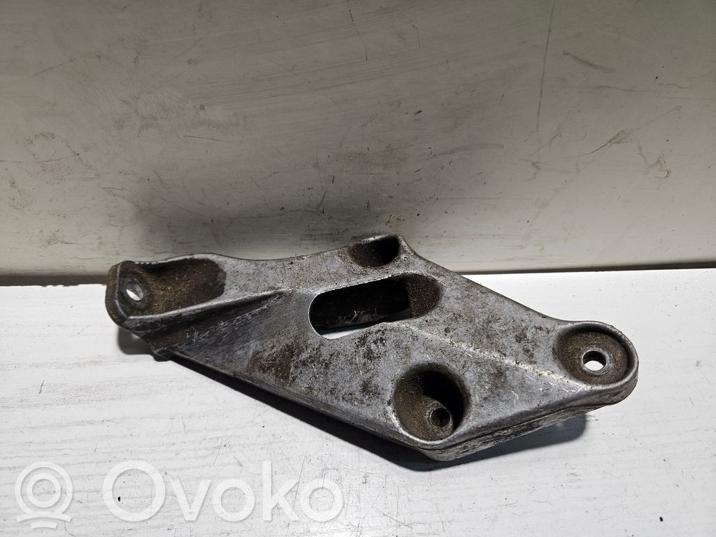 BMW 5 E34 Engine mounting bracket 
