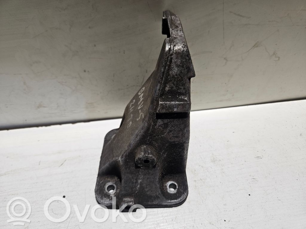 BMW 5 E34 Engine mounting bracket 