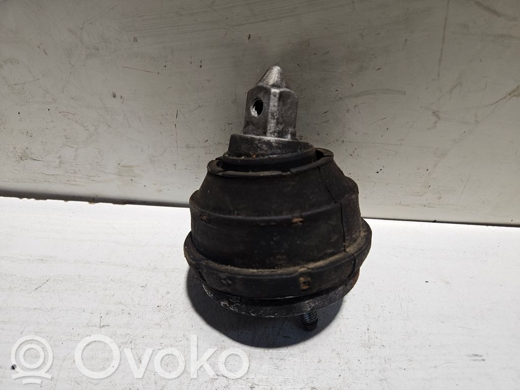 BMW 5 E39 Engine mount bracket 