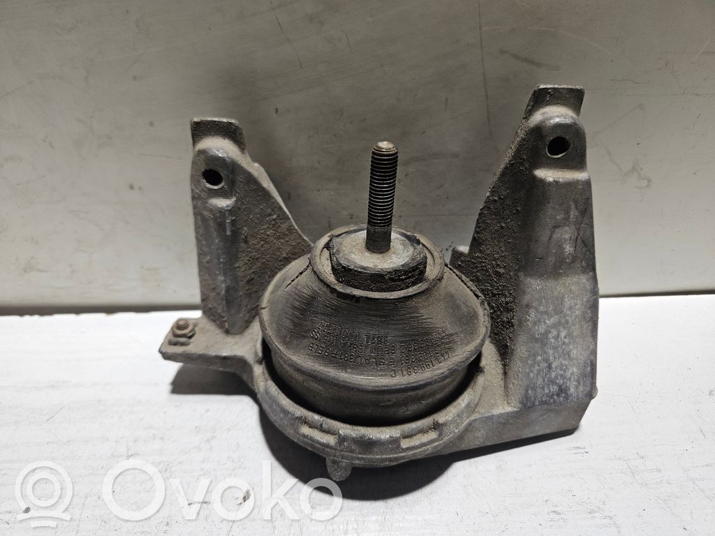 Audi 100 S4 C4 Engine mount bracket 