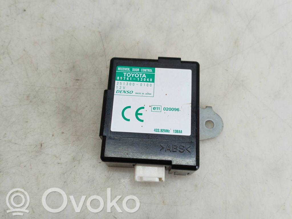 Toyota Corolla Verso E121 Door central lock control unit/module 