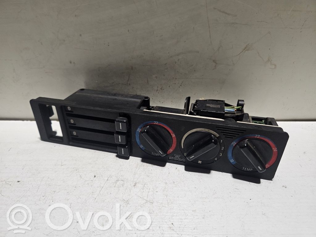 BMW 5 E34 Climate control unit 