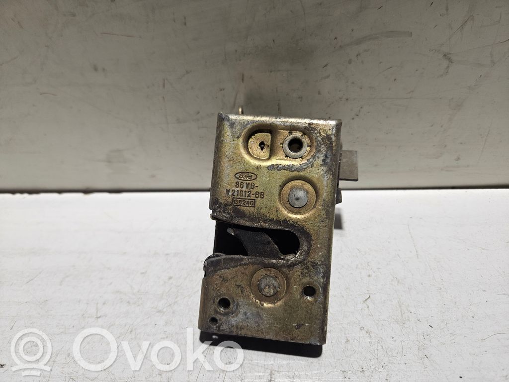 Ford Transit Priekšpusē slēdzene 