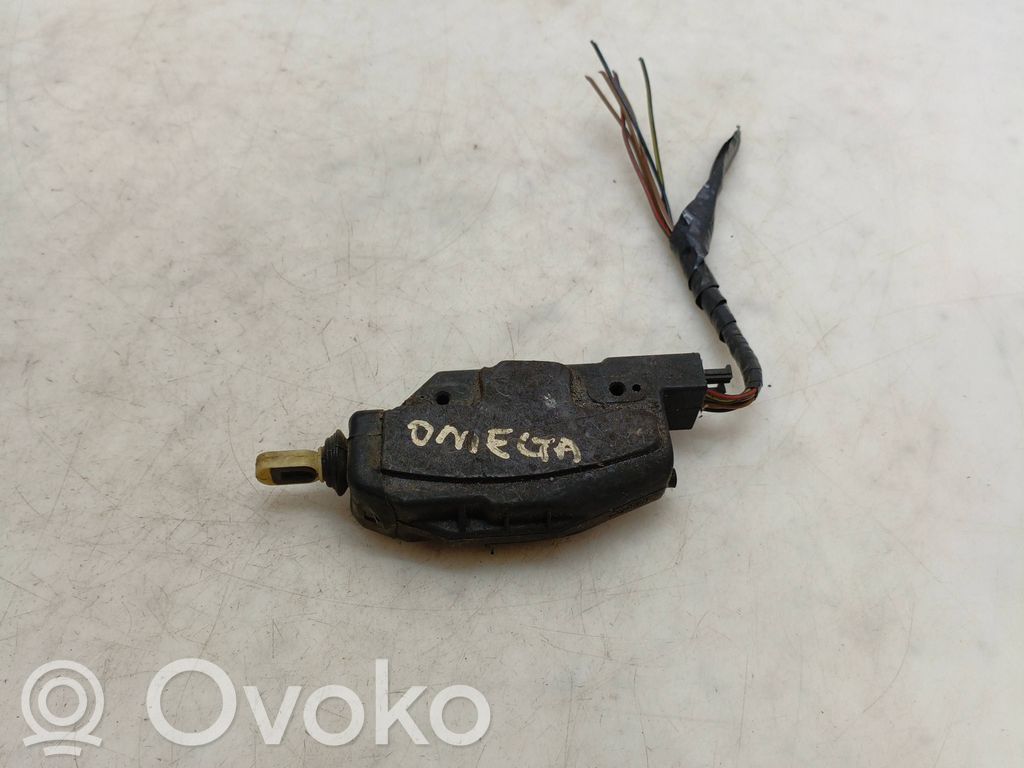 Opel Omega A Priekšpusē slēdzene 