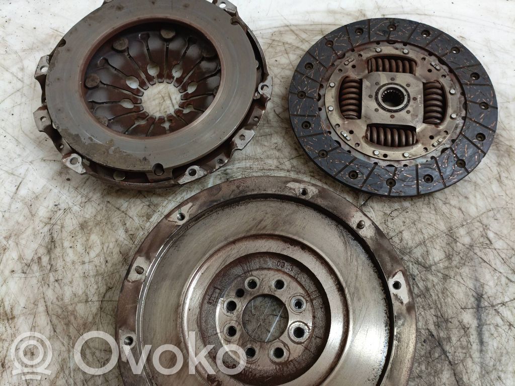 Peugeot 407 Kit d'embrayage 