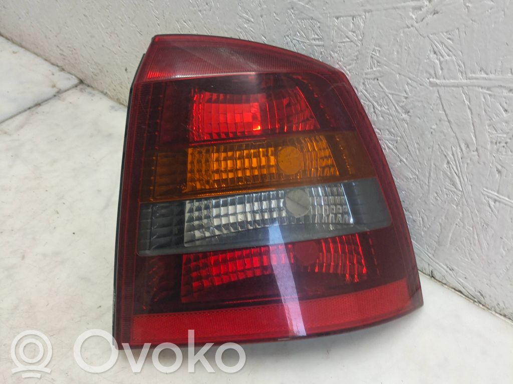 Opel Astra G Aizmugurējais lukturis virsbūvē 