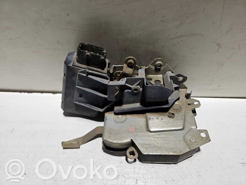 BMW 5 E34 Priekinė durų spyna 