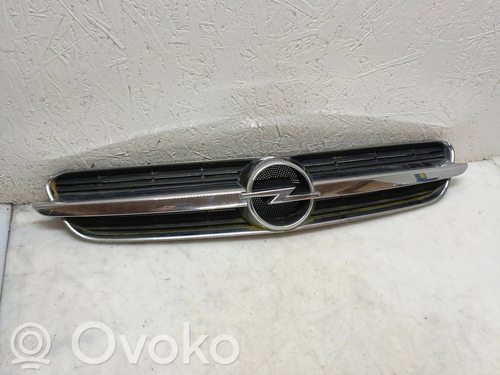 Opel Vectra C Etusäleikkö 