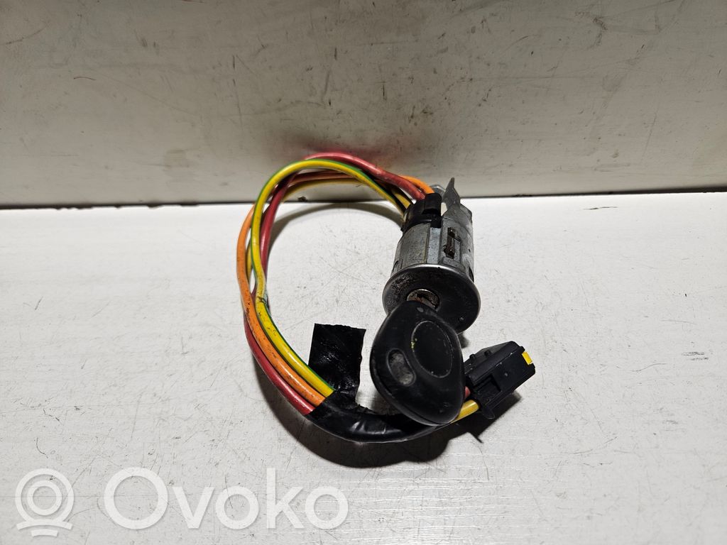 Stacyjka   8K107J,MO12TI013,TR014TT015