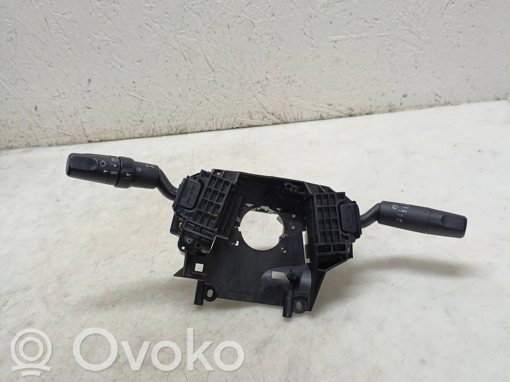 Mazda 3 I Commodo, commande essuie-glace/phare 