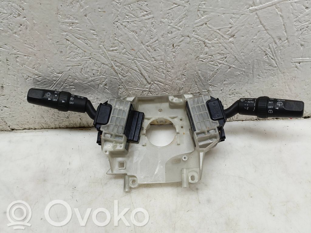 Mazda 3 I Commodo, commande essuie-glace/phare 