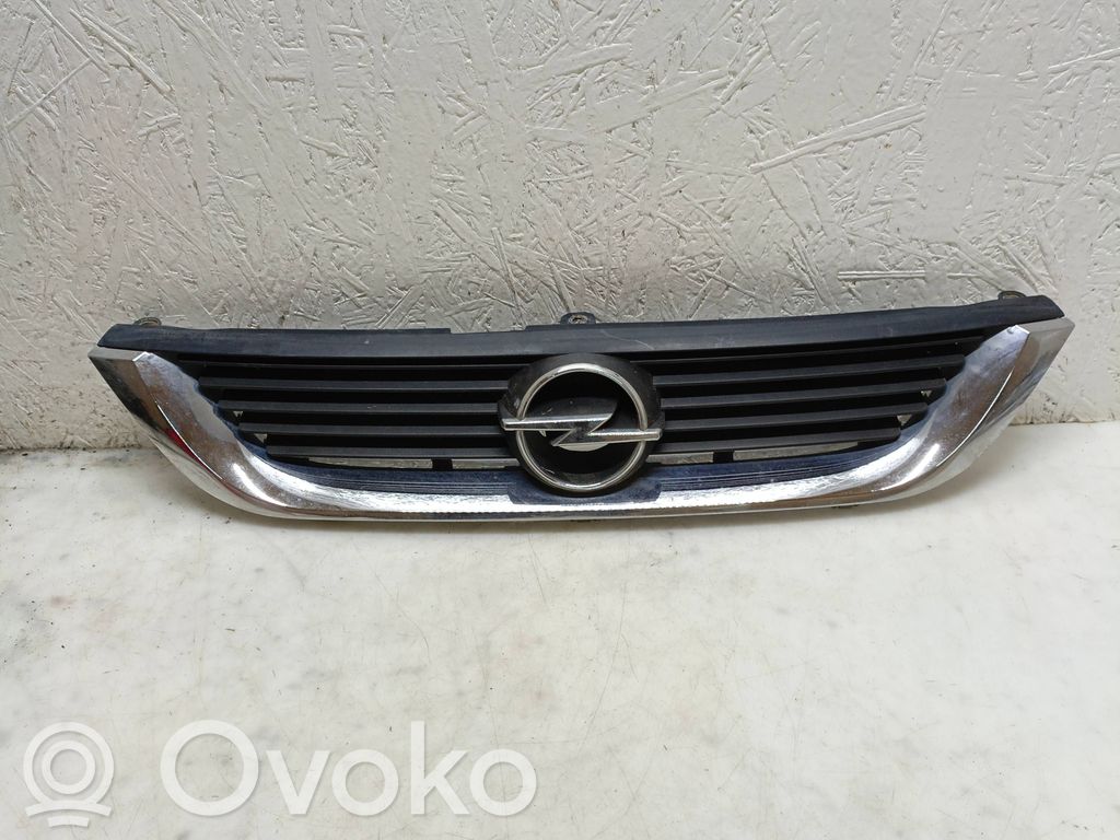 Opel Vectra B Priekšējais režģis 