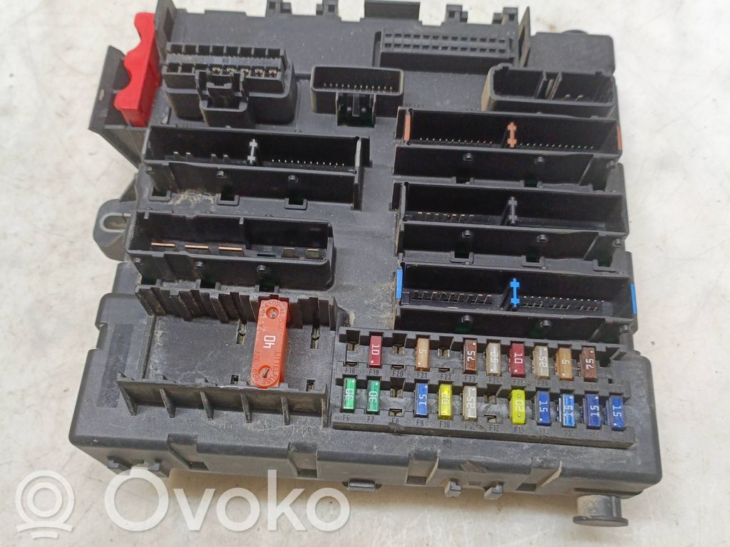 Opel Vectra C Ramka / Moduł bezpieczników 