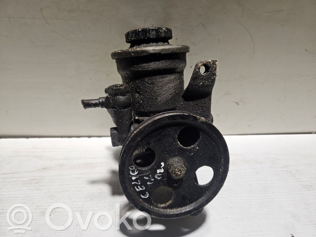 Toyota Avensis T250 Power steering pump 
