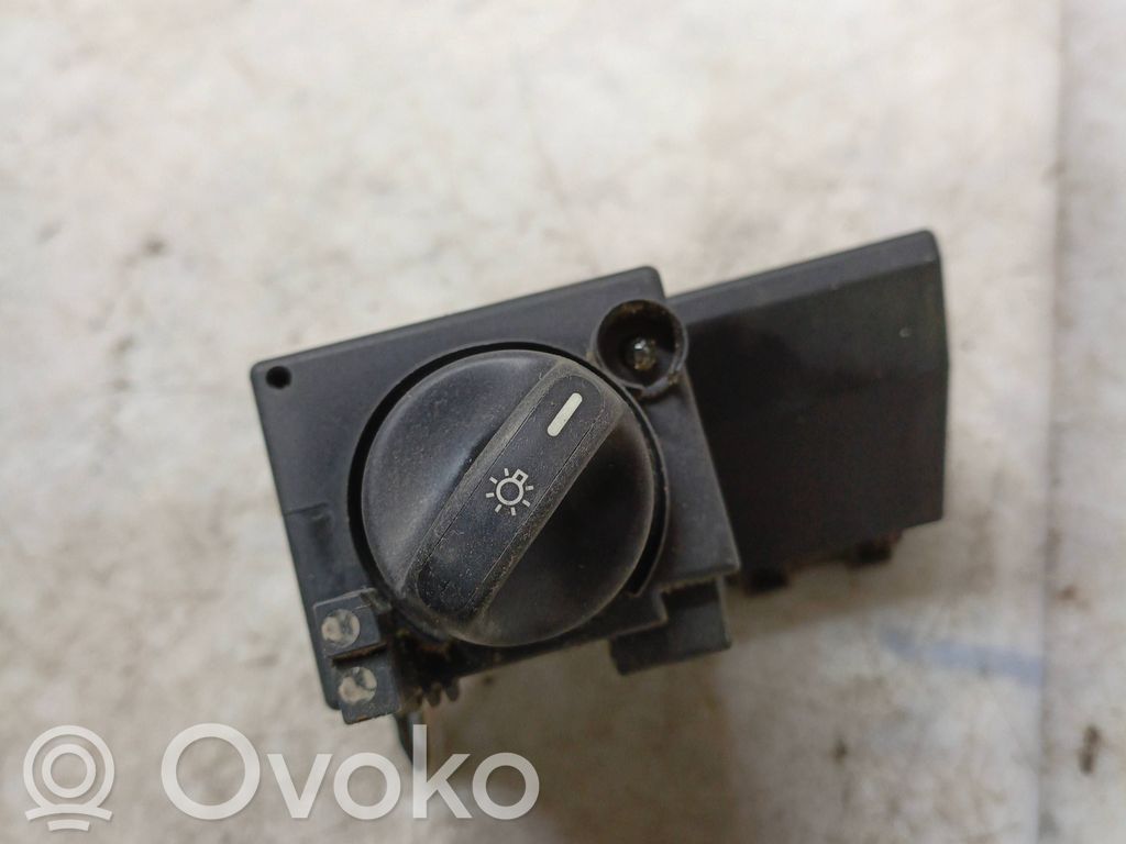 Mercedes-Benz E W210 Interruptor de luz 