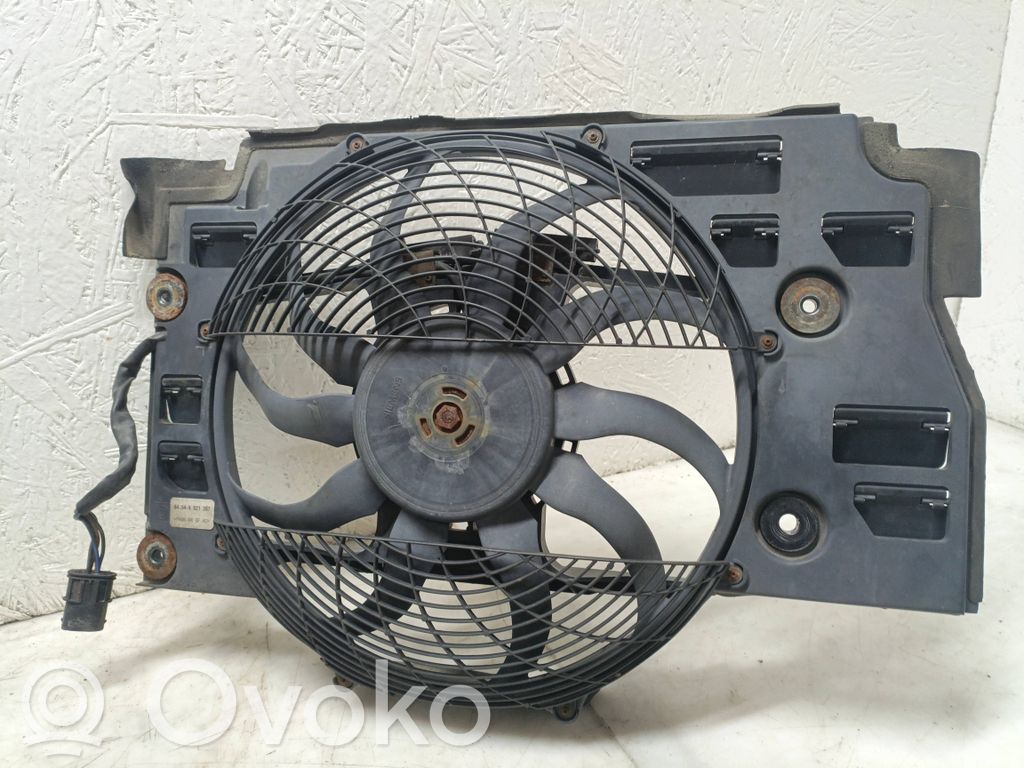 BMW 5 E39 Elektrisks radiatoru ventilators 