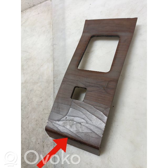Mercedes-Benz E W124 Rivestimento in plastica cornice della leva del cambio 