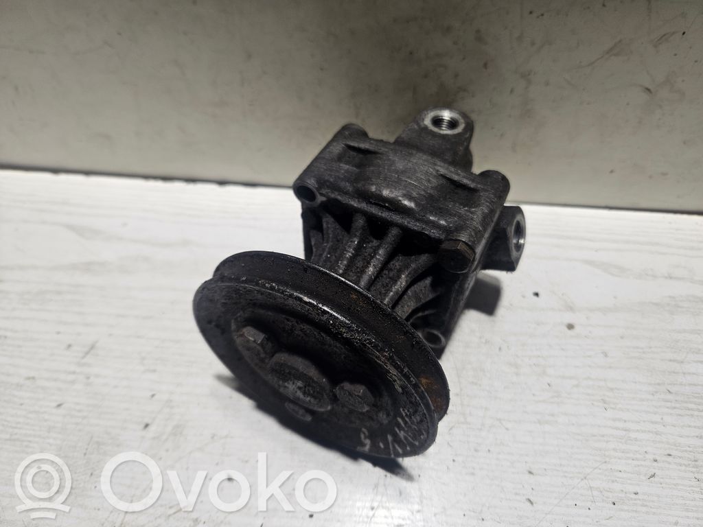 BMW 5 E34 Power steering pump 