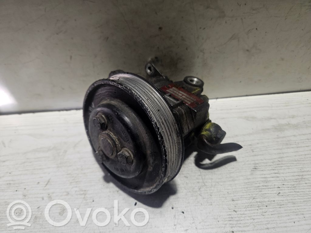 BMW 3 E36 Power steering pump 