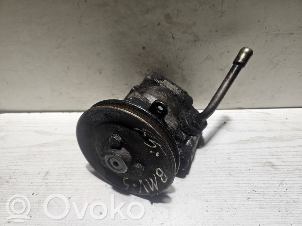 BMW 5 E28 Ohjaustehostimen pumppu 