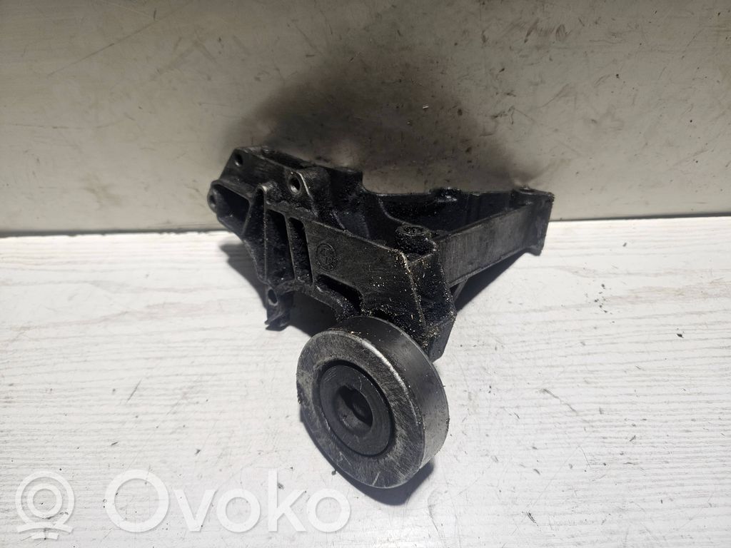 BMW 5 E39 Moottorin kiinnikekorvake (käytetyt) 