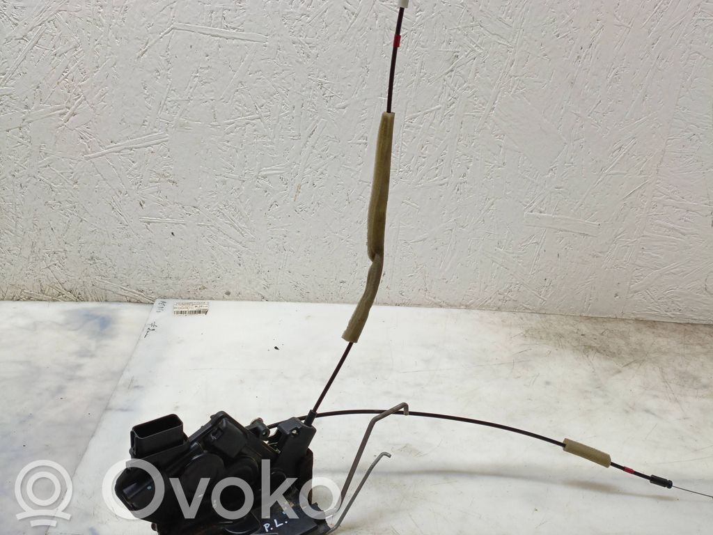 Mazda 5 Front door lock 