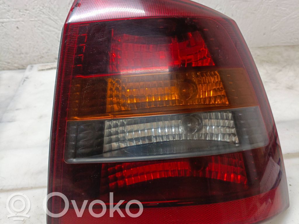 Opel Astra G Aizmugurējais lukturis virsbūvē 