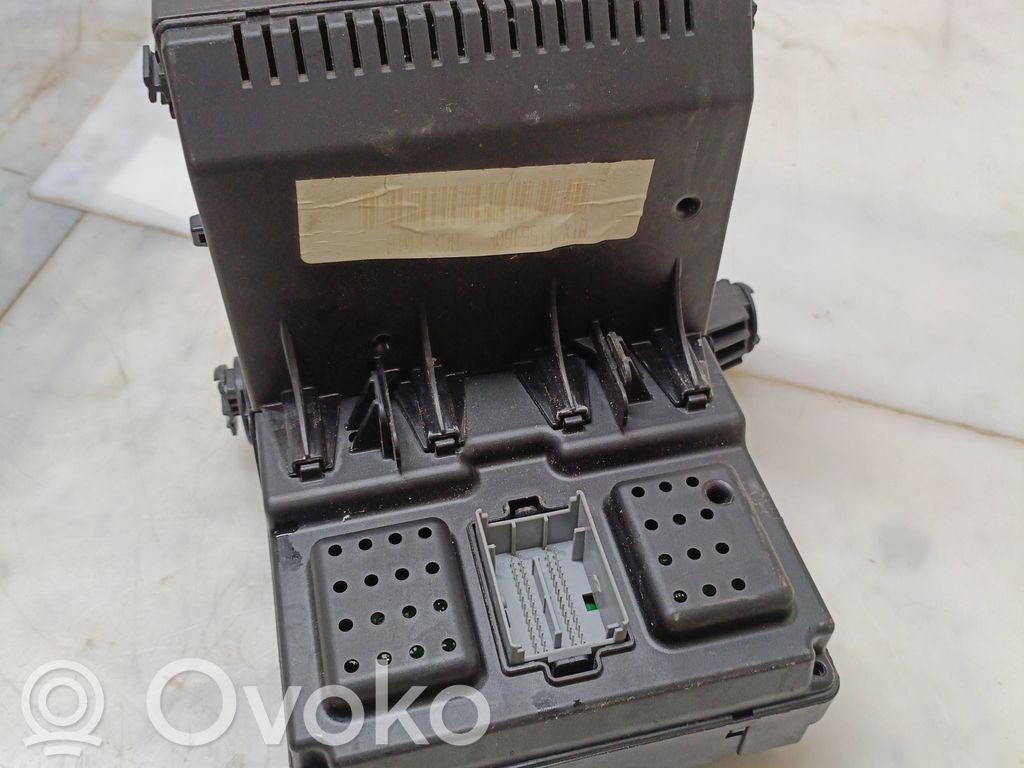Volvo V70 Fuse module 