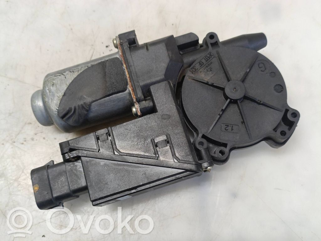 Opel Corsa C Front door window regulator motor 