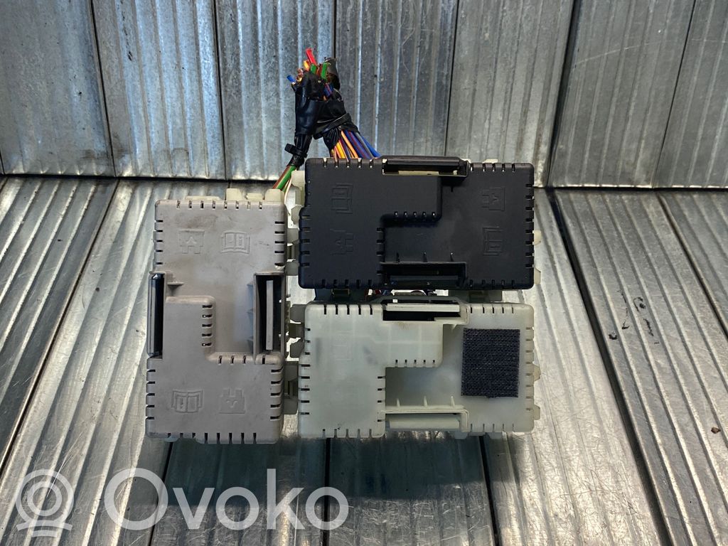 Ford Mondeo MK IV Juego de caja de fusibles 