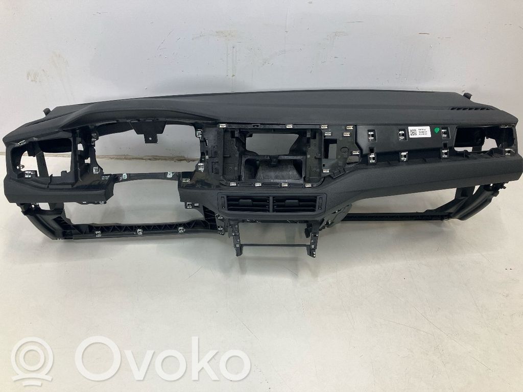 Volkswagen Polo VI Panel de instrumentos 