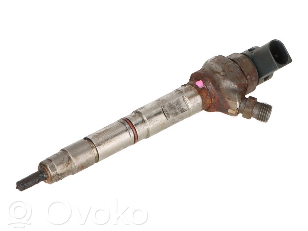 Volkswagen PASSAT B8 Inyector de combustible 