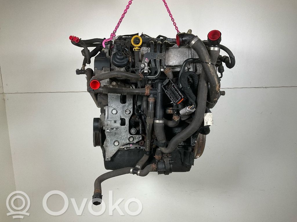 Volkswagen PASSAT B8 Silnik 