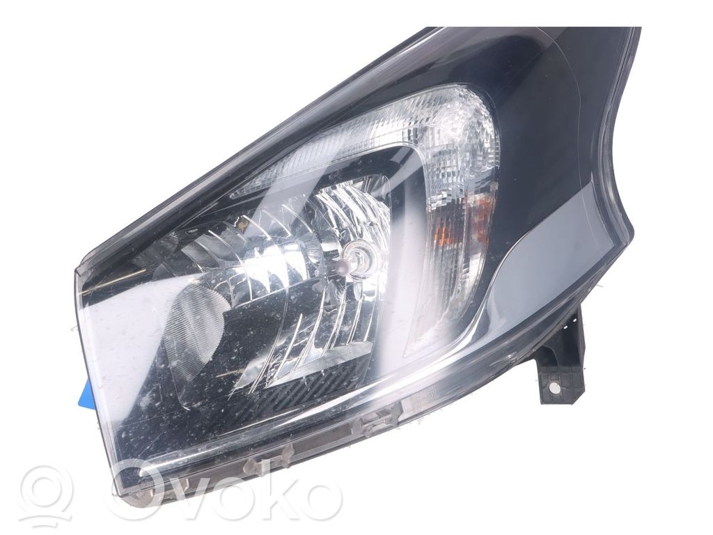 Opel Vivaro Phare frontale 