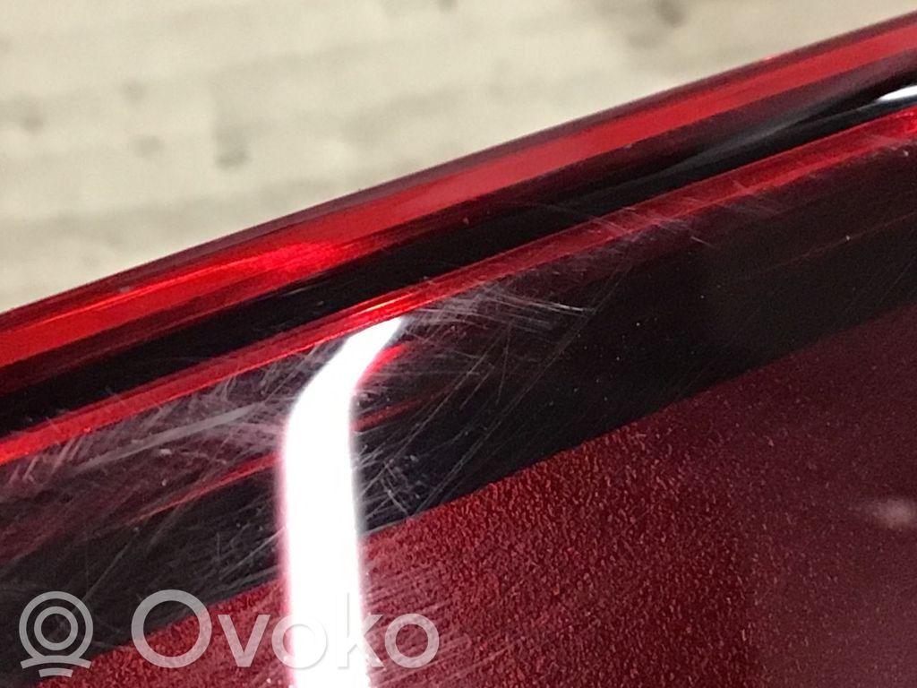 BMW 1 F40 Lampă spate în capacul portbagajului 